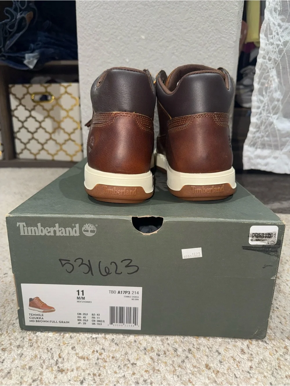 Timberland Brown Leather Men’s Chukka Boots with Yellow Laces